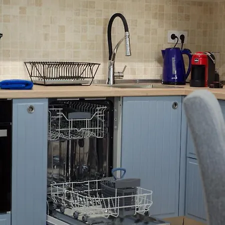 молинезия Lejlighed Sankt Konstantin & Helena